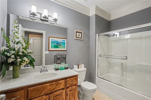 813 NE Sonora Valley Circle, Blue Springs, MO 64014