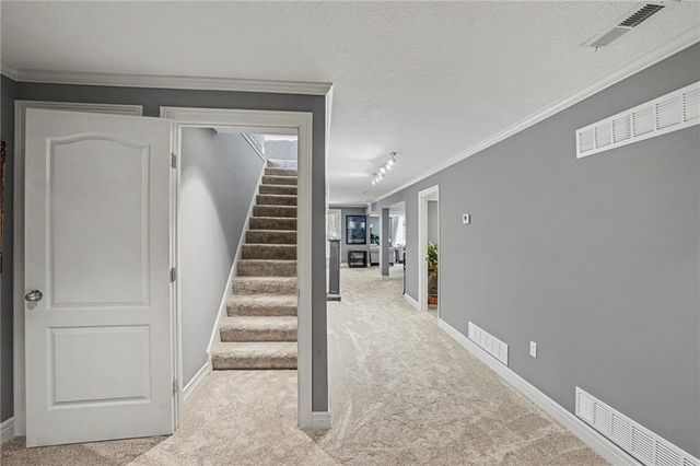 813 NE Sonora Valley Circle, Blue Springs, MO 64014