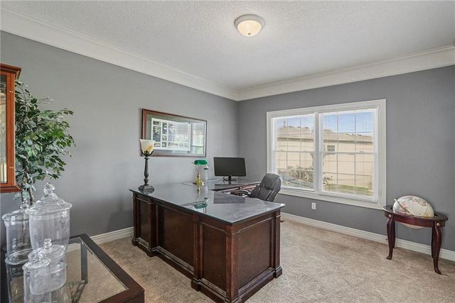 813 NE Sonora Valley Circle, Blue Springs, MO 64014