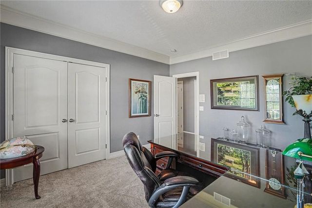 813 NE Sonora Valley Circle, Blue Springs, MO 64014