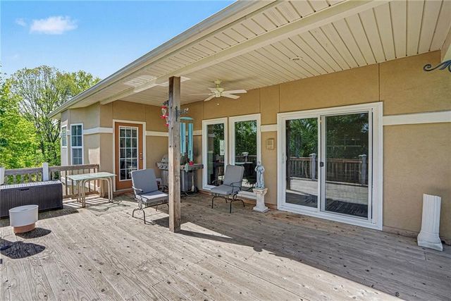 813 NE Sonora Valley Circle, Blue Springs, MO 64014