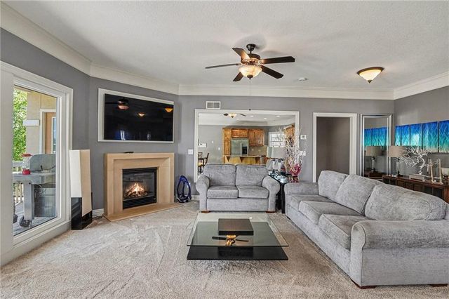 813 NE Sonora Valley Circle, Blue Springs, MO 64014
