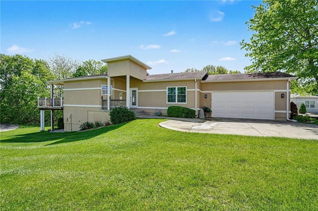 813 NE Sonora Valley Circle, Blue Springs, MO 64014