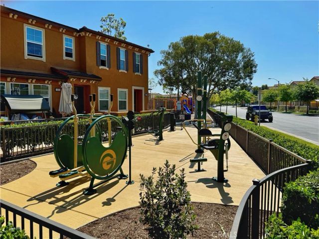 10522 Poinsettia Ln, Santa Fe Springs, CA 90670