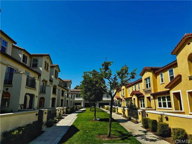 10522 Poinsettia Ln, Santa Fe Springs, CA 90670