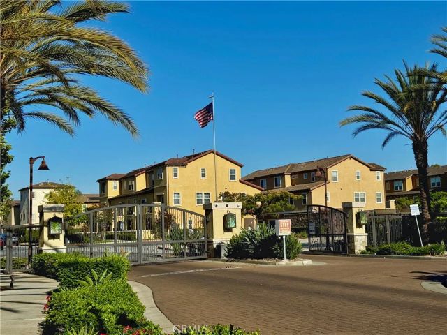 10522 Poinsettia Ln, Santa Fe Springs, CA 90670
