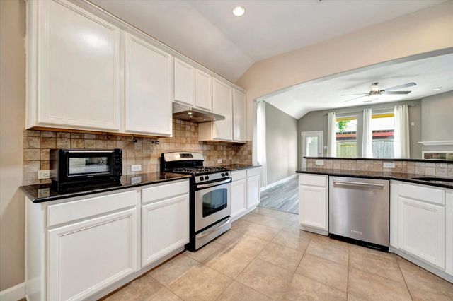 2291 Catalonia Cove, League City, TX 77573