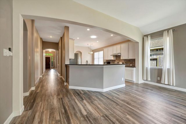 2291 Catalonia Cove, League City, TX 77573