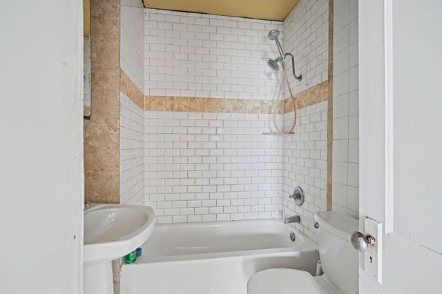 1222 Genova Street, Houston, TX 77009