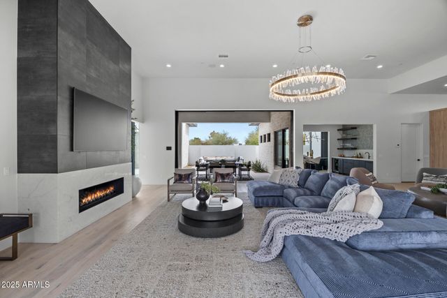 8520 E CACTUS WREN Road, Scottsdale, AZ 85250