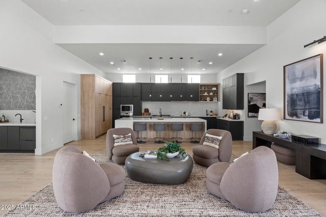 8520 E CACTUS WREN Road, Scottsdale, AZ 85250