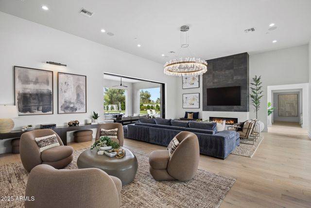 8520 E CACTUS WREN Road, Scottsdale, AZ 85250