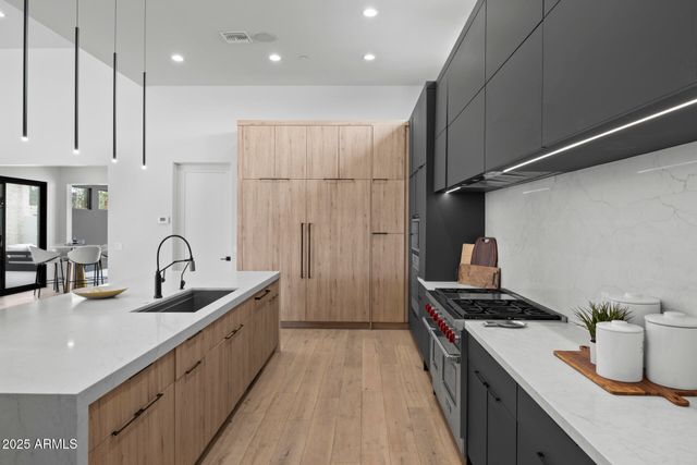 8520 E CACTUS WREN Road, Scottsdale, AZ 85250