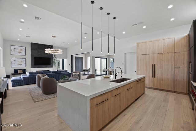 8520 E CACTUS WREN Road, Scottsdale, AZ 85250