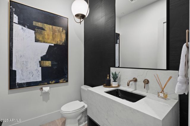 8520 E CACTUS WREN Road, Scottsdale, AZ 85250