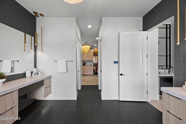 8520 E CACTUS WREN Road, Scottsdale, AZ 85250