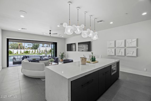 8520 E CACTUS WREN Road, Scottsdale, AZ 85250