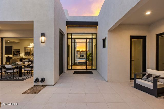 8520 E CACTUS WREN Road, Scottsdale, AZ 85250