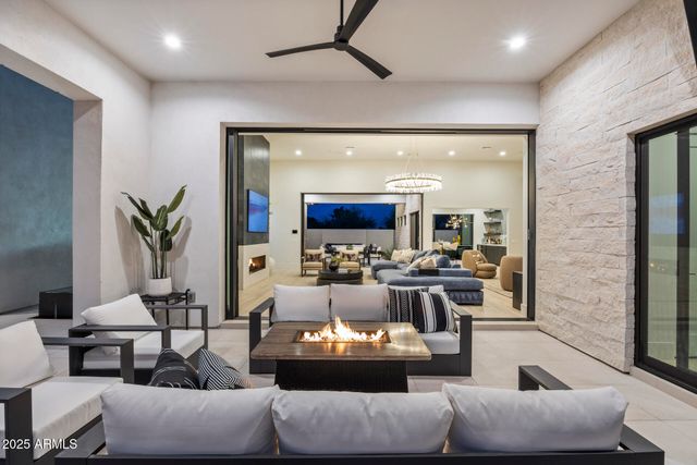 8520 E CACTUS WREN Road, Scottsdale, AZ 85250