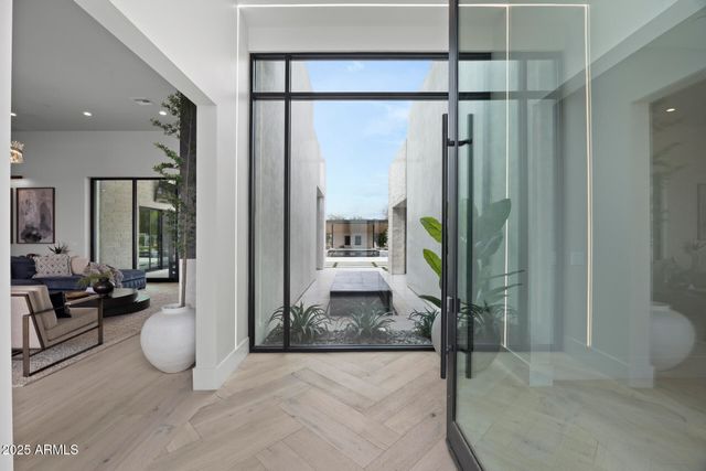 8520 E CACTUS WREN Road, Scottsdale, AZ 85250