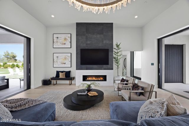 8520 E CACTUS WREN Road, Scottsdale, AZ 85250