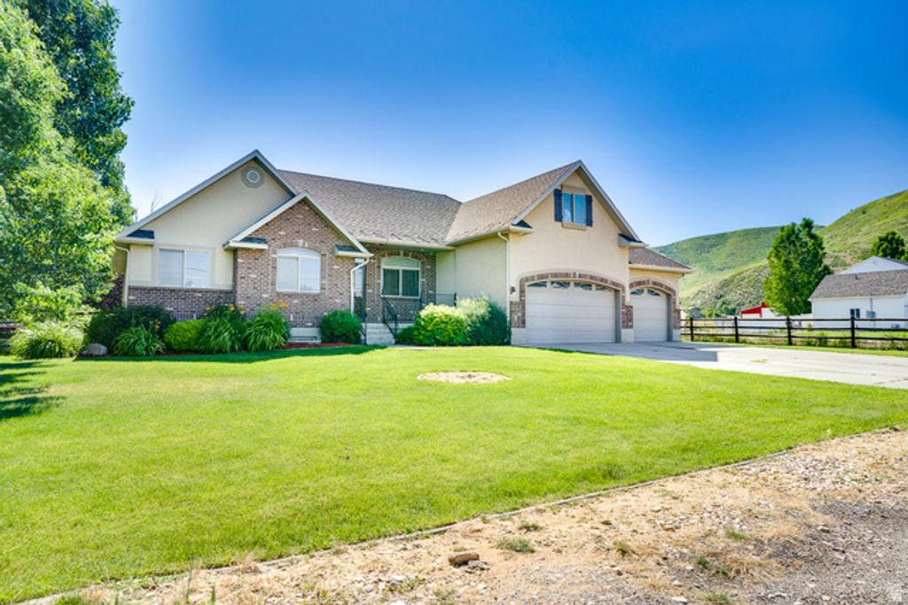 Image 1 of property listing at 3035 S BIG HOLLOW RD, Heber City, UT 84032