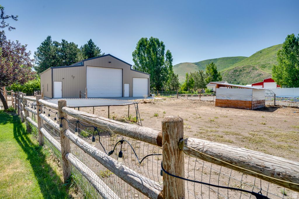 Image 3 of property listing at 3035 S BIG HOLLOW RD, Heber City, UT 84032