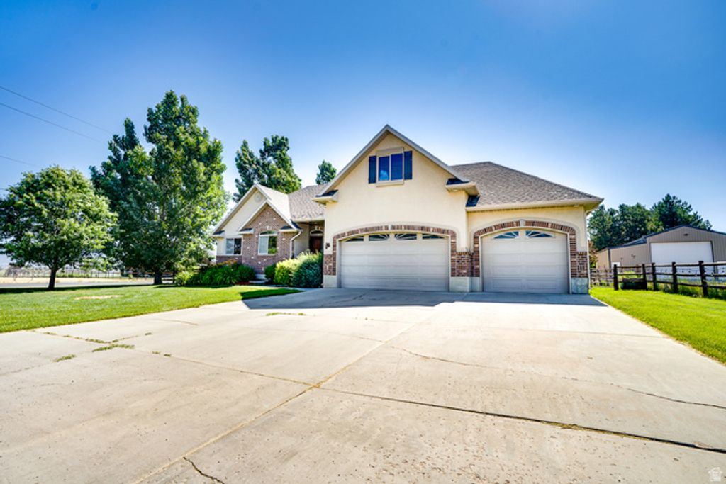 Image 54 of property listing at 3035 S BIG HOLLOW RD, Heber City, UT 84032