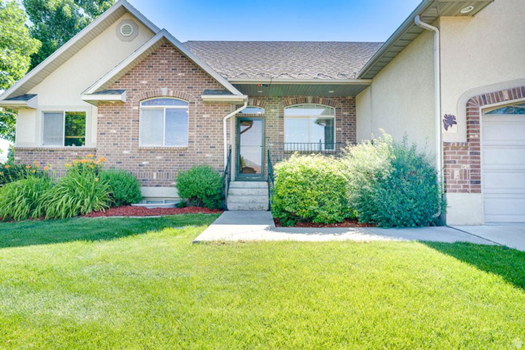 Image 55 of property listing at 3035 S BIG HOLLOW RD, Heber City, UT 84032