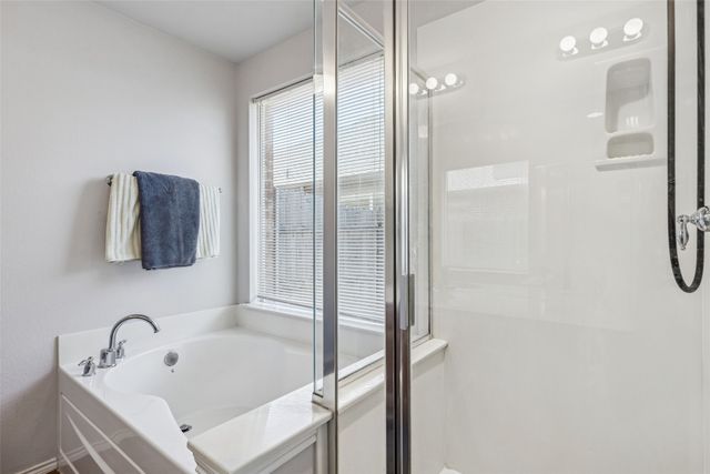 8901 Sierra Trail, Cross Roads, TX 76227