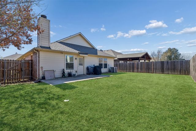 8901 Sierra Trail, Cross Roads, TX 76227