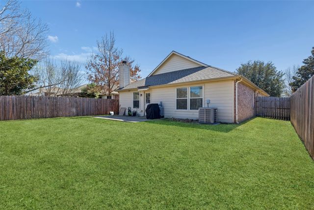 8901 Sierra Trail, Cross Roads, TX 76227