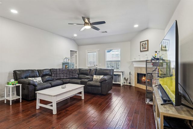 8901 Sierra Trail, Cross Roads, TX 76227