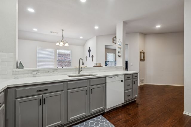 8901 Sierra Trail, Cross Roads, TX 76227