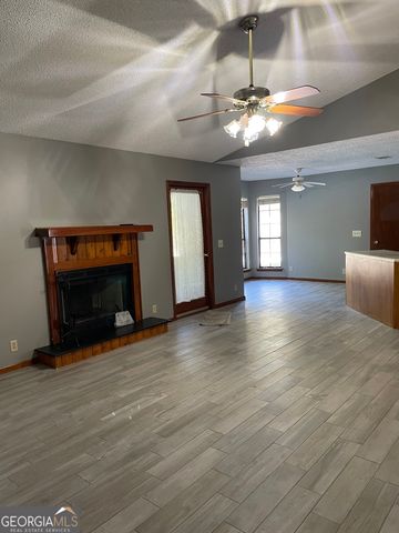 211 N Woodvalley Drive, Kingsland, GA 31548