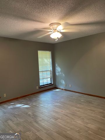 211 N Woodvalley Drive, Kingsland, GA 31548