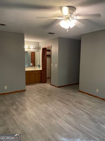 211 N Woodvalley Drive, Kingsland, GA 31548