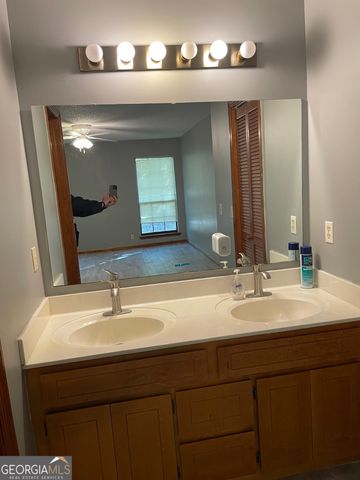 211 N Woodvalley Drive, Kingsland, GA 31548