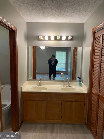 211 N Woodvalley Drive, Kingsland, GA 31548