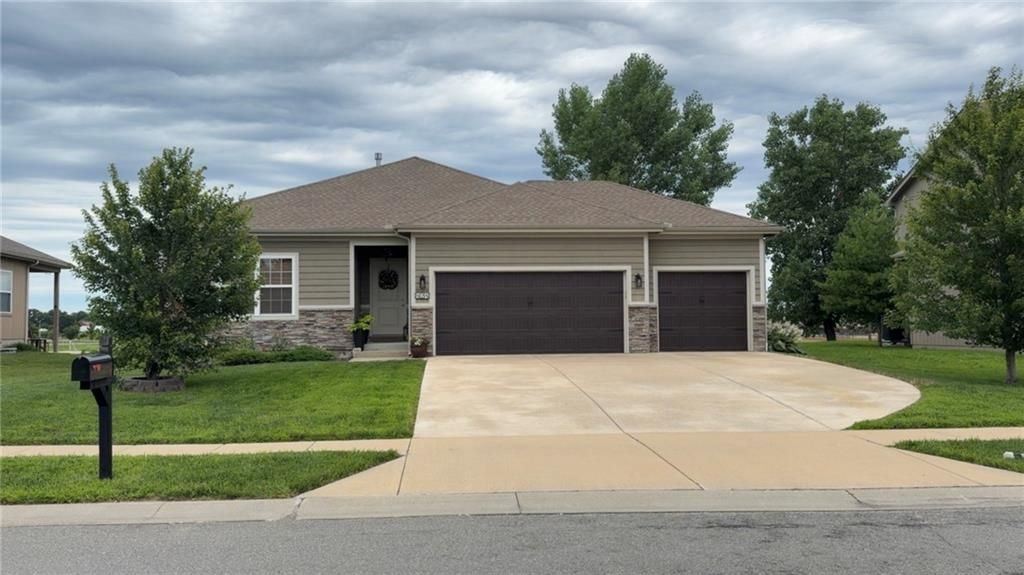424 E Pawnee Street, Gardner, KS 66030