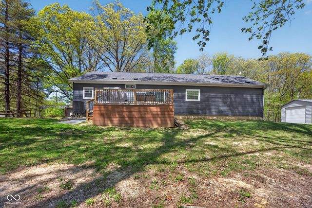9451 S Chapel Hill Road, Heltonville, IN 47436