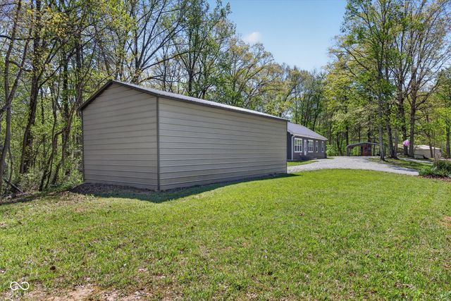 9451 S Chapel Hill Road, Heltonville, IN 47436
