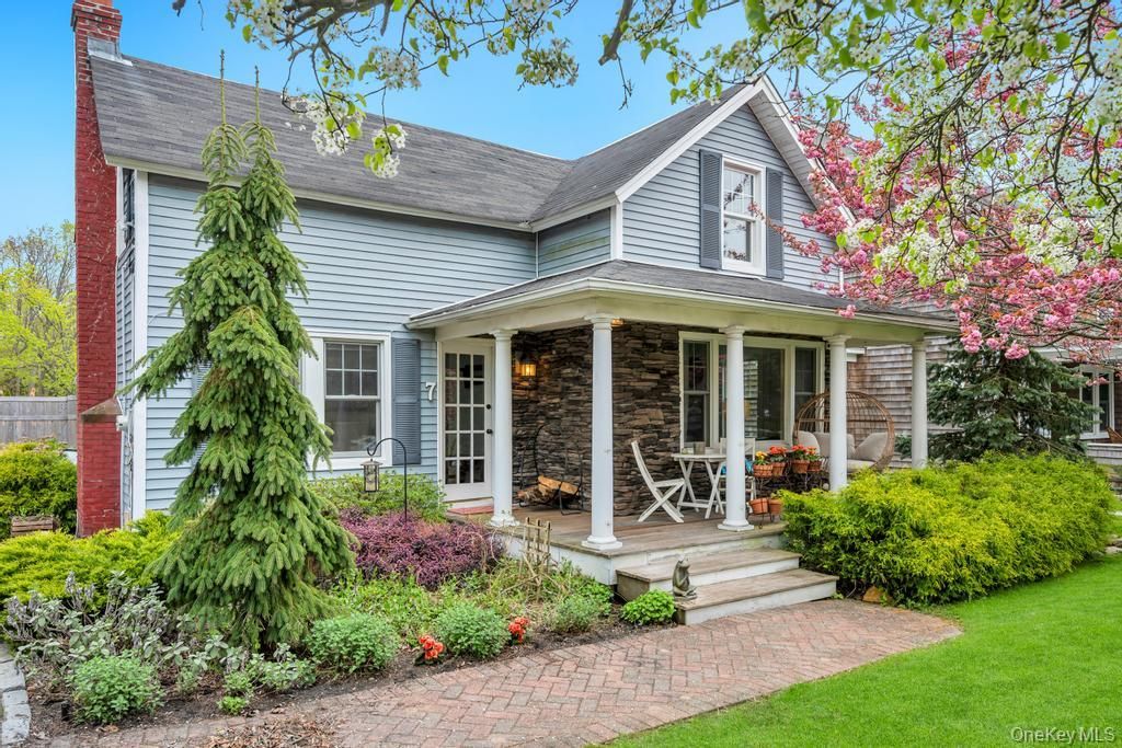 7 Atlantic Avenue, East Moriches, NY 11940