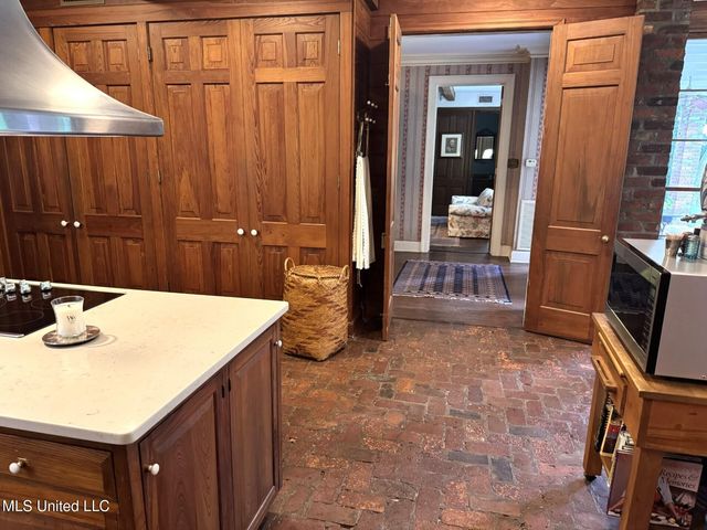 200 Devereaux Drive, Natchez, MS 39120