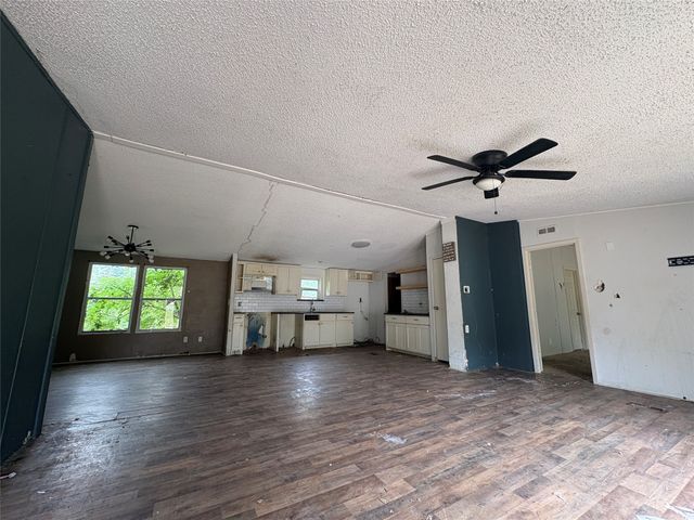134 Canyon Valley Lane, Weatherford, TX 76085