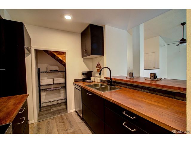 6660 E Mississippi Ave 9, Denver, CO 80224