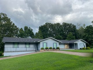499 Pettus St, Lawrenceburg, TN 38464