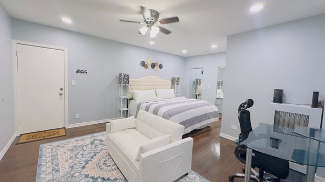 1411 W FARWELL Avenue E2, Chicago, IL 60626