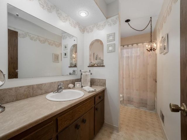 1773 Serpentine Drive, Eagan, MN 55122