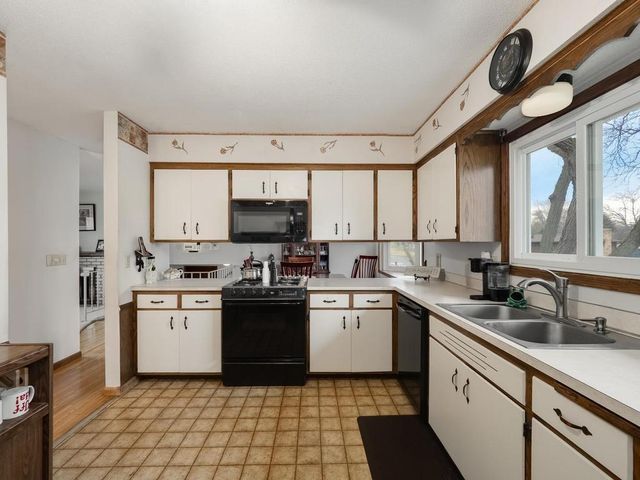 1773 Serpentine Drive, Eagan, MN 55122